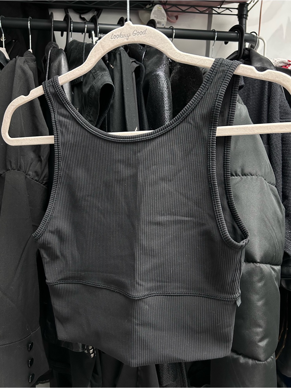 lululemon cropped black workout tank